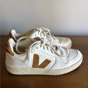 Veja Campo Women’s Sneakers in White and Brown